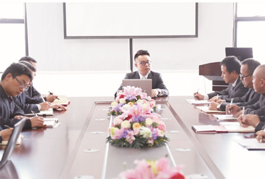 超人廚衛(wèi)羅董：不是行情不好，是以前過得太滋潤