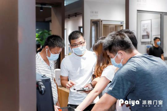 人氣爆棚超震撼!!派雅門窗攜“至臻新品”驚艷建博會！ 